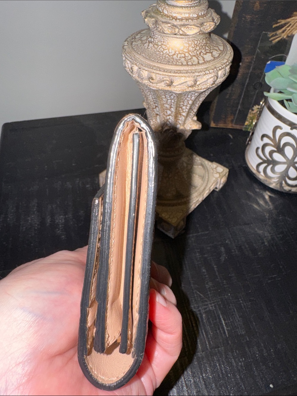 Burberry Blush Pebbled Leather Wallet EUC - Picture 10 of 12